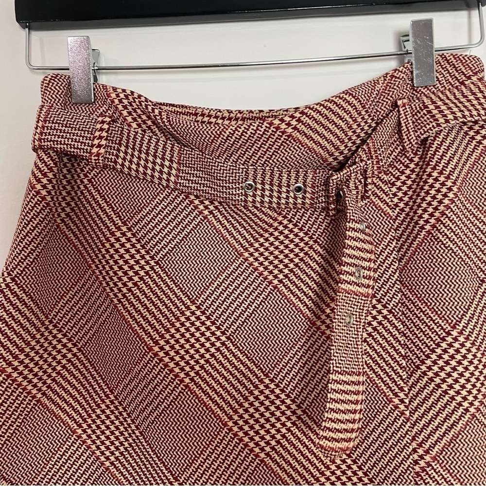 [H&M[ Red & Tan Houndstooth Print Academic Belted Faux Wrap Mini Skirt - Picture 2 of 10